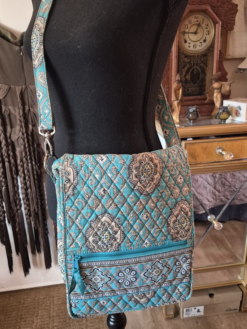 Vera Bradley crossbody messenger bag